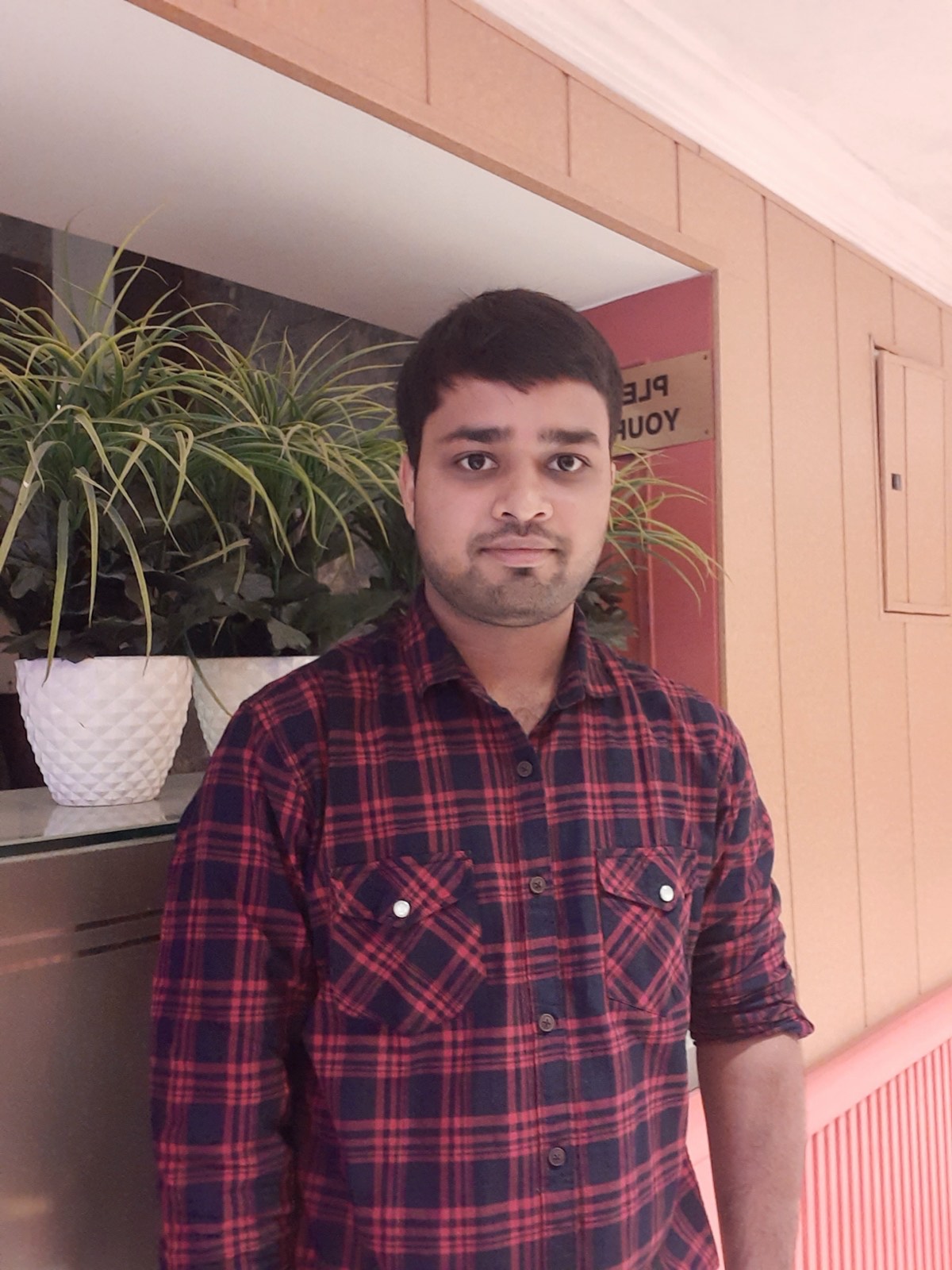 Continuum Mechanics, Non-Linear Elasticity, Mechanics of growth, Computational Solid Mechanics, Finite Element Modeling.